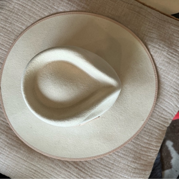 Like new lack of color ivory rancher hat - Picture 6 of 8